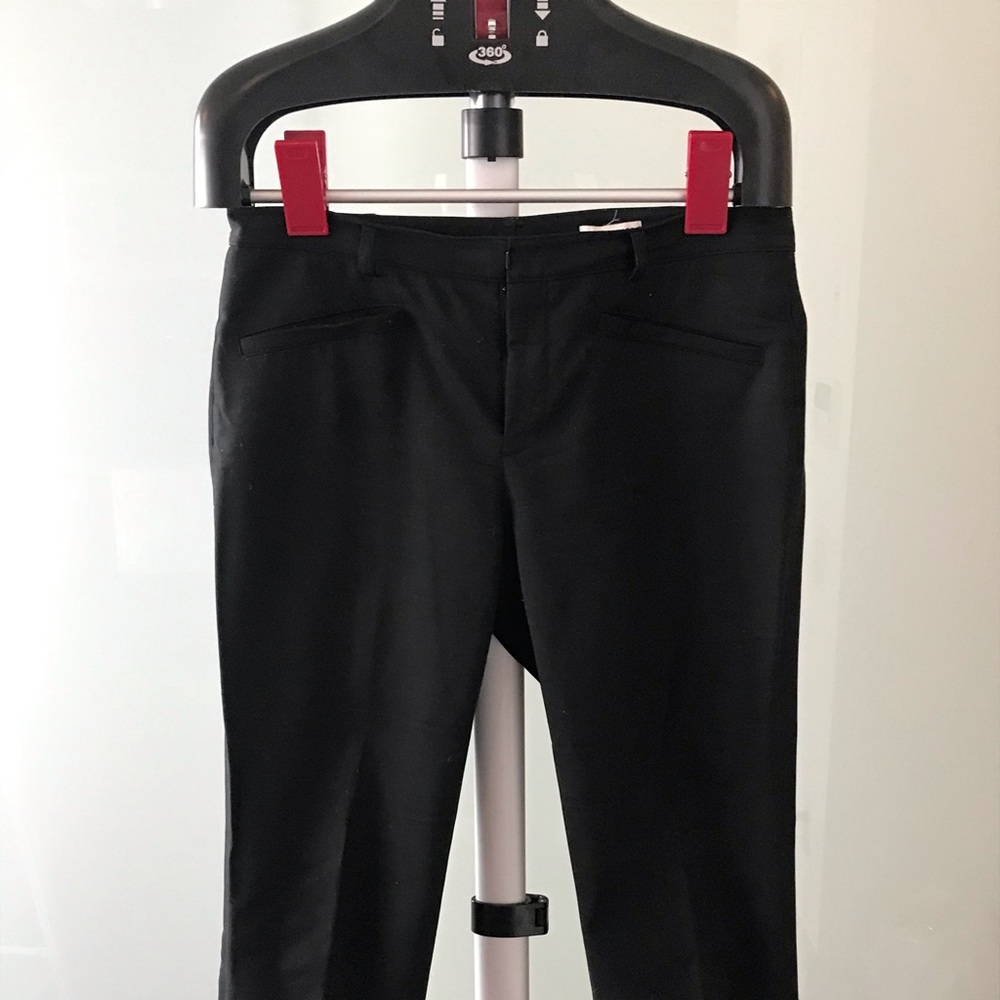 Black cropped pants